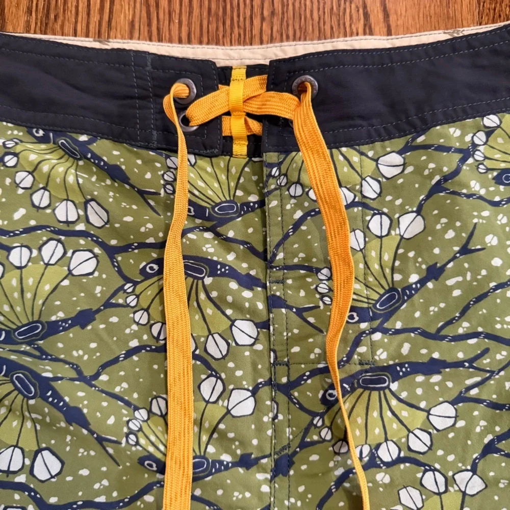 Patagonia Board Shorts Green Navy Size 30
